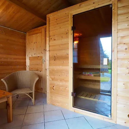 Mit Sauna In *