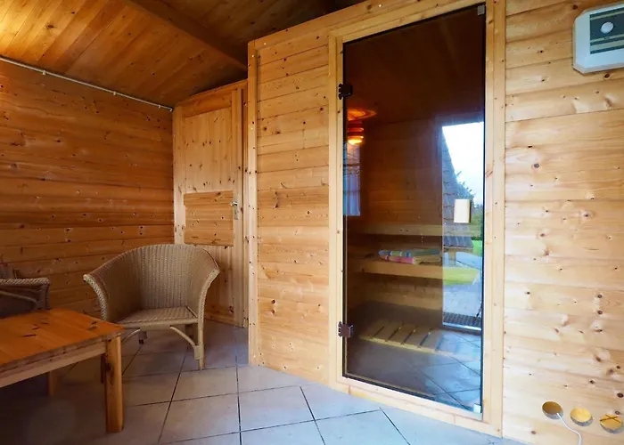 Mit Sauna In *